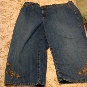 Gloria Vanderbilt denim capris size 16 w